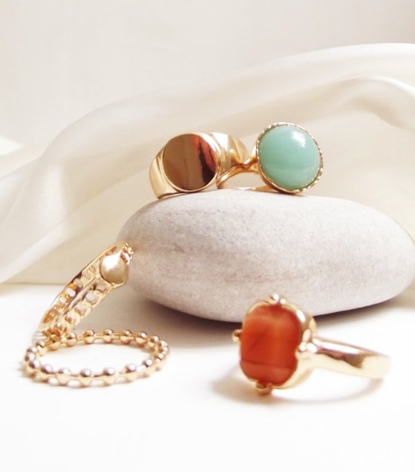 Gold bangles arrangement